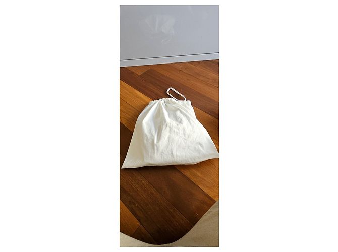 Bolsa Gucci em couro preto acolchoado com logo GG - vista 16