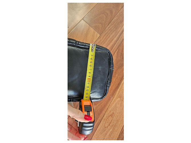 Bolsa Gucci em couro preto acolchoado com logo GG - vista 6