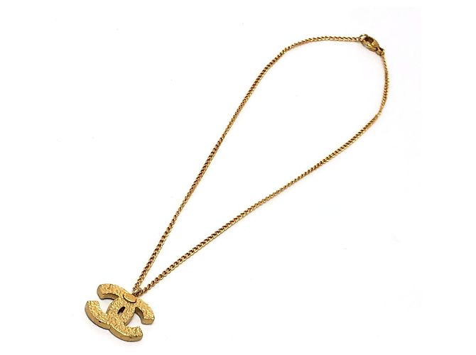 Collana con pendente Chanel 03C Coco Mark con strass D'oro - vista 2