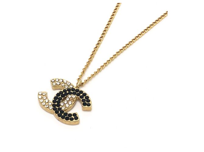 Collana con pendente Chanel 03C Coco Mark con strass D'oro - vista 3