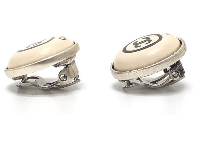 Pendientes de clip CHANEL Coco Mark Circle Button Plata Blanco - vista 7