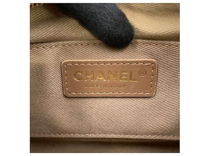 Camera Borsa a tracolla in pelle avorio Chanel Crudo - vista 16