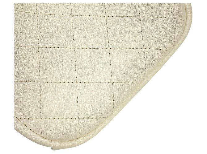 Camera Borsa a tracolla in pelle avorio Chanel Crudo - vista 8