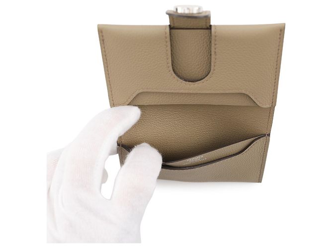 Hermès Tarjetero Hermes en Alezan y Beige Castaño - vista 5