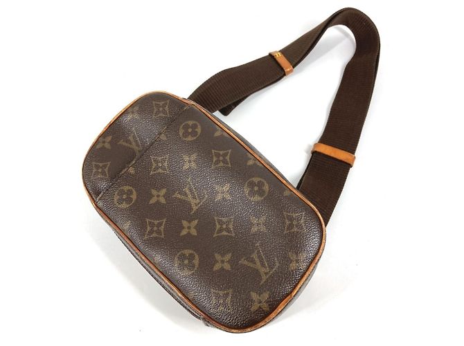 Borsa Pochette Gange Monogram Louis Vuitton Marrone Monogramma - vista 3