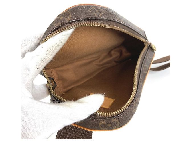 Borsa Pochette Gange Monogram Louis Vuitton Marrone Monogramma - vista 9