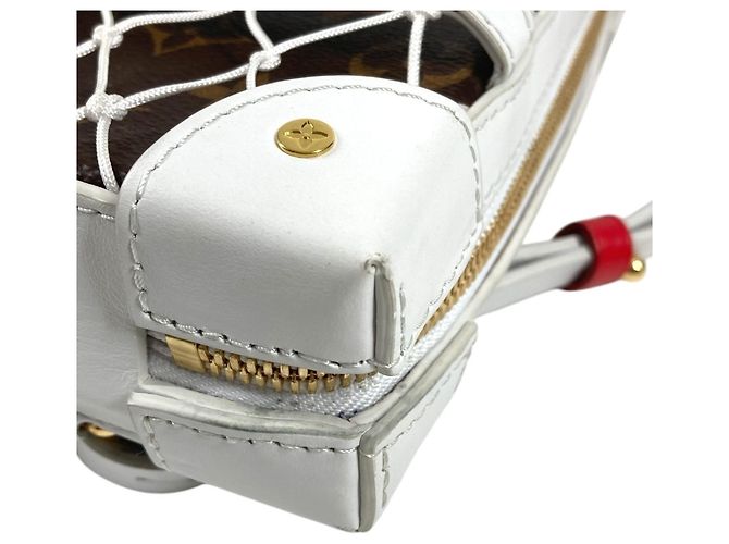 Louis Vuitton M80102 LV × NBA Soft Trunk Phone Box Crossbody Bag Castaño Blanco Monograma - vista 11