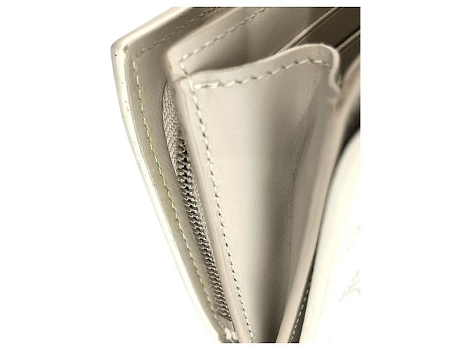 Portafoglio Louis Vuitton Portefeuille Iris Compact Bi-fold Bianco - vista 8