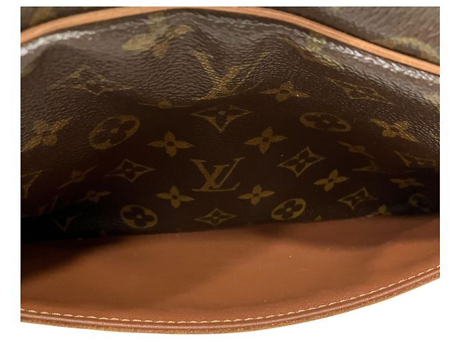 Borsa a tracolla Louis Vuitton Trocadero 27 in tela Monogram Marrone - vista 9
