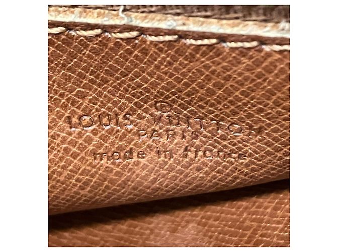 Borsa a tracolla Louis Vuitton Jeune Fille Marrone - vista 4