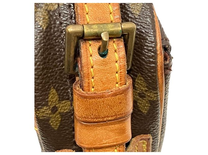 Borsa a tracolla Louis Vuitton Jeune Fille Marrone - vista 6