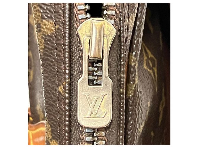 Borsa a tracolla Louis Vuitton Jeune Fille Marrone - vista 9