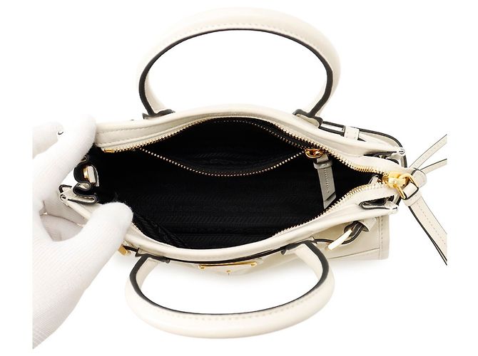 Prada Bonnie Mini Leder Dreieck Handtasche Weiß - Ansicht 6