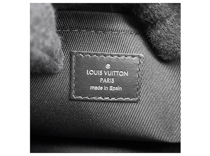 Pochette Louis Vuitton Monogram Eclipse Pochette To Go Clutch Bag Nero Multicolore Monogramma - vista 11
