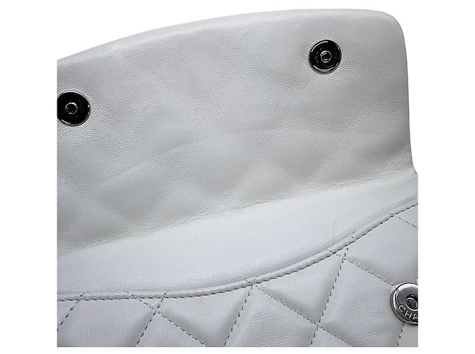 Portafoglio con catena Chanel in bianco e nero - vista 12