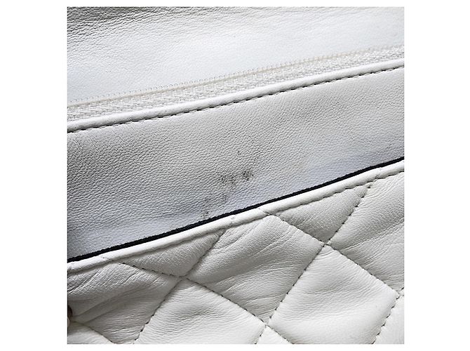 Portafoglio con catena Chanel in bianco e nero - vista 13