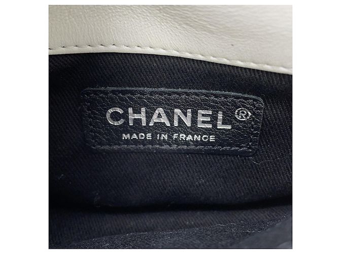 Portafoglio con catena Chanel in bianco e nero - vista 18
