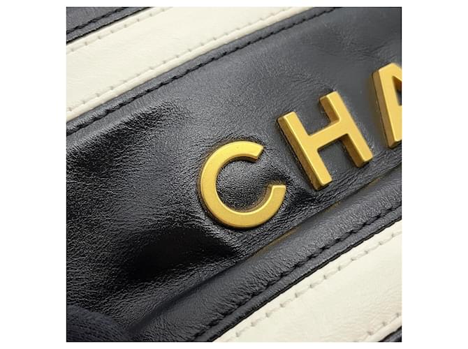 Borsa Chanel CHANEL22 Mini Coco Mark Nero Bianco - vista 11