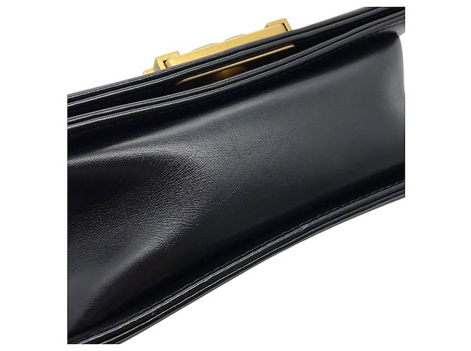Borsa a tracolla Chanel Boy AS3018 in pelle nera Nero - vista 13
