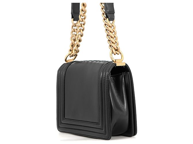 Borsa a tracolla Chanel Boy AS3018 in pelle nera Nero - vista 2