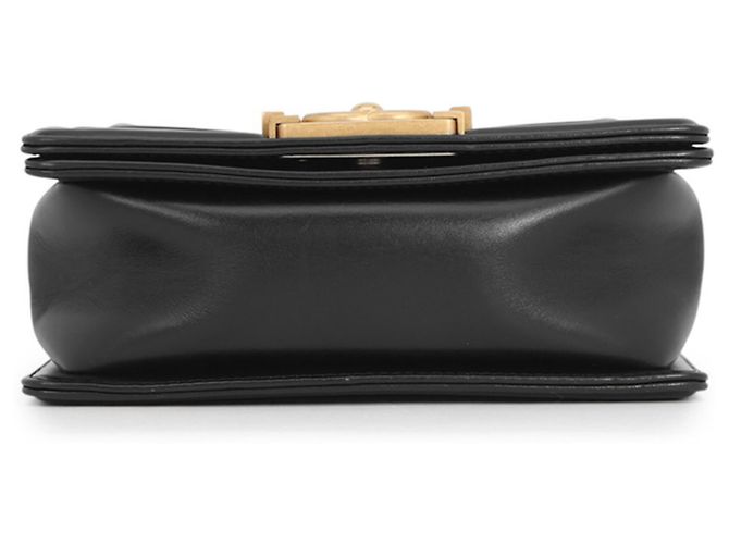 Borsa a tracolla Chanel Boy AS3018 in pelle nera Nero - vista 3