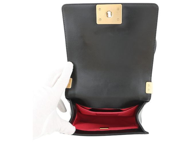 Borsa a tracolla Chanel Boy AS3018 in pelle nera Nero - vista 6