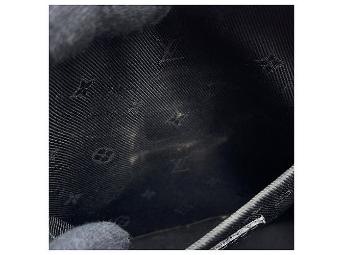 Borsa Alma Soft BB Bubble Gram Louis Vuitton Nero Monogramma - vista 14