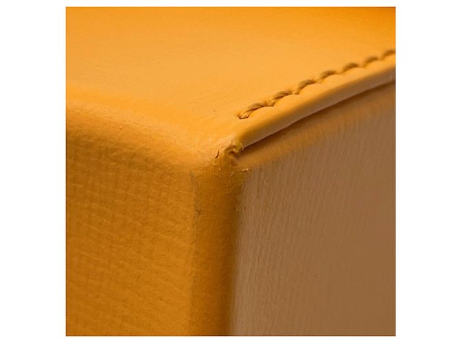 Clutch in pelle zafferano Louis Vuitton D'oro - vista 15