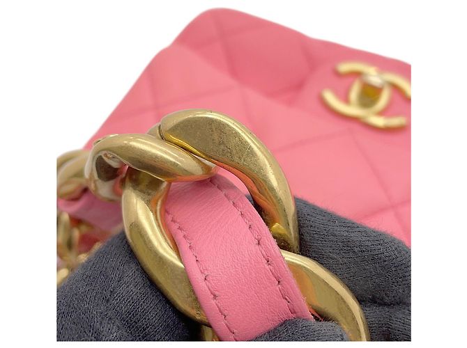 Borsa a tracolla Chanel Matelassé in pelle rosa - vista 7