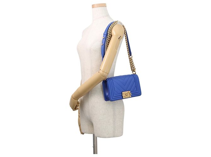 Borsa a tracolla Chanel Boy Small Matelassé Blu - vista 4
