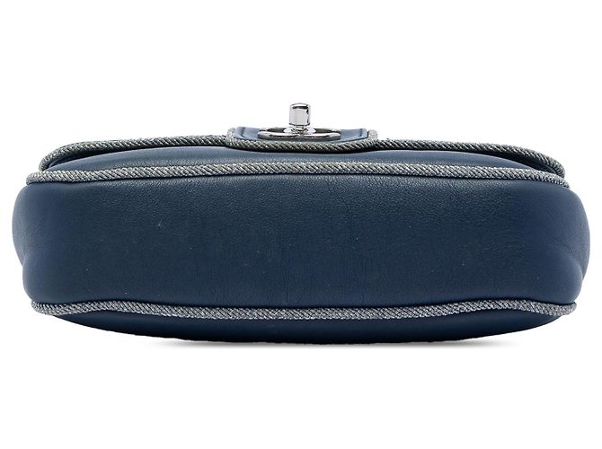 Chanel Blue Medium Quilted Lambskin and Metallic Trim Elementary Chic Flap Blu navy - vista 3