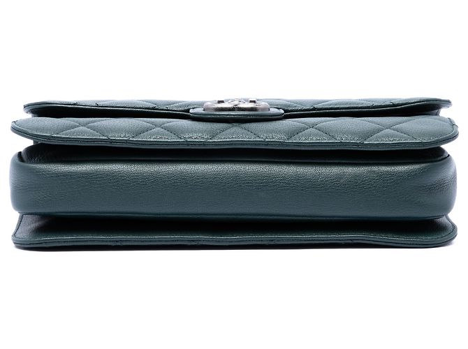 Chanel Green Medium Quilted Goatskin Perfect Edge Flap Verde Verde scuro - vista 3