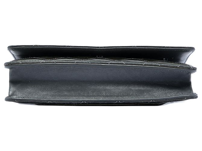 Wallet On Chain Portafoglio con catena Chanel Green CC trapuntato in vernice metallizzata striata - vista 3
