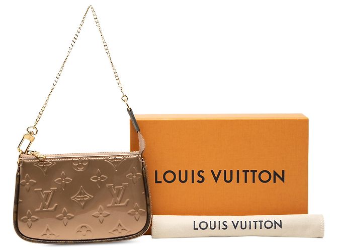 Louis Vuitton Mini Pochette Accessoires in Monogram Vernis rosa D'oro - vista 7