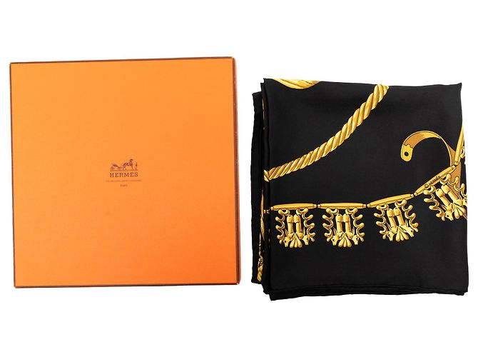 Sciarpa in seta Hermès Black Les Cavaliers d Or 90 Nero - vista 8