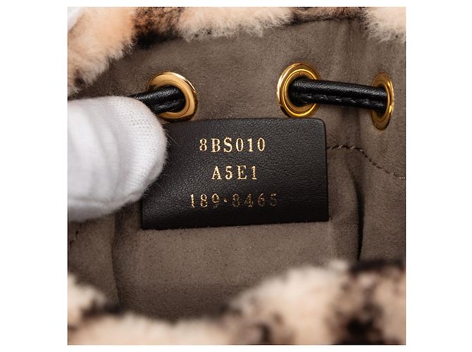 Fendi Borsa a secchiello Mini Zucca Shearling Mon Tresor Beige - vista 6