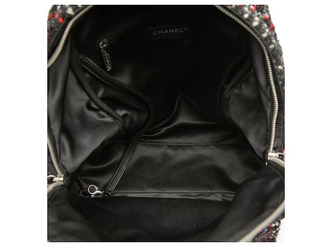 Zaino Chanel Black Quilted Nylon and Tweed Astronaut Essentials Nero - vista 4