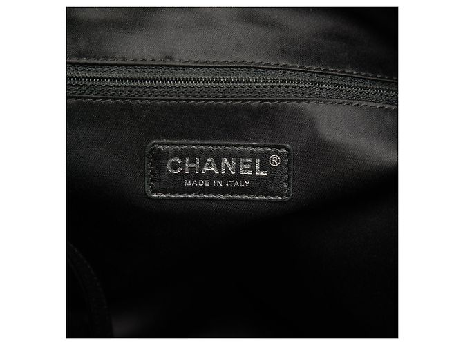 Zaino Chanel Black Quilted Nylon and Tweed Astronaut Essentials Nero - vista 5