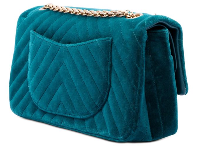 Mademoiselle Chanel Blue Chevron Velvet Reissue 2.55 Double Flap 225 - vista 2