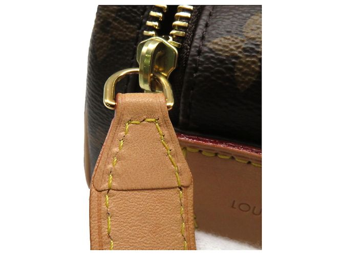 Clutch Louis Vuitton Monogram Dopp Kit Marrone Monogramma - vista 10