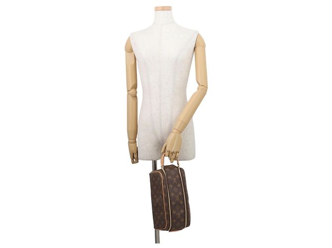 Clutch Louis Vuitton Monogram Dopp Kit Marrone Monogramma - vista 5