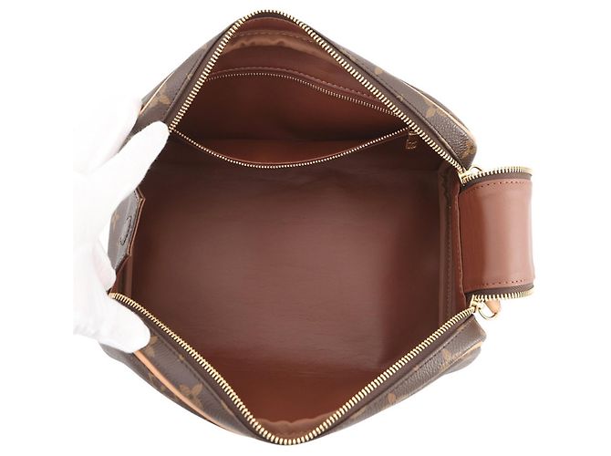 Clutch Louis Vuitton Monogram Dopp Kit Marrone Monogramma - vista 6