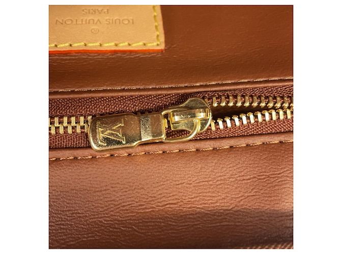 Clutch Louis Vuitton Monogram Dopp Kit Marrone Monogramma - vista 8