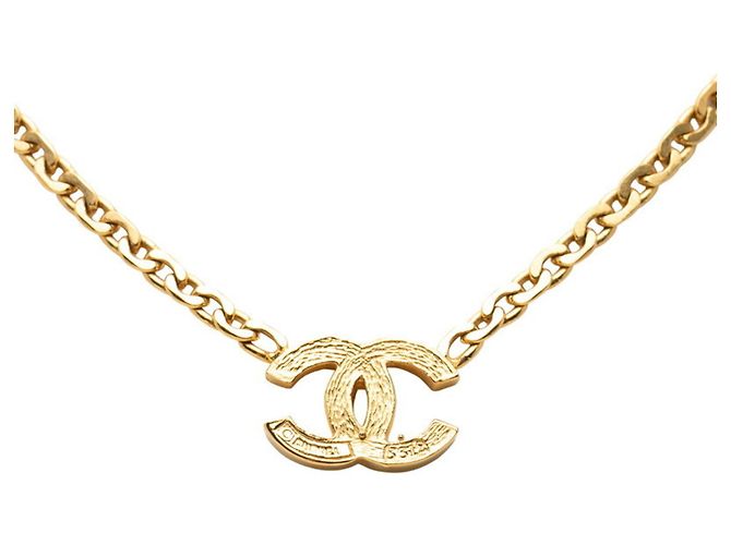 Timeless Collana con pendente Chanel Vintage placcata oro D'oro - vista 2