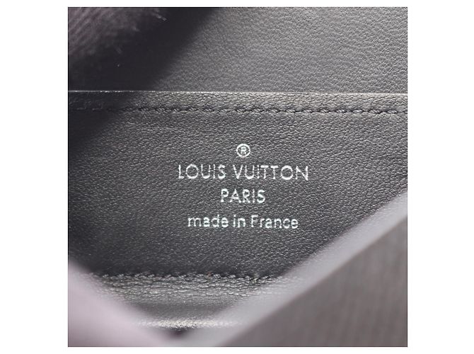 Portafoglio monete Louis Vuitton Taiga Nero - vista 4