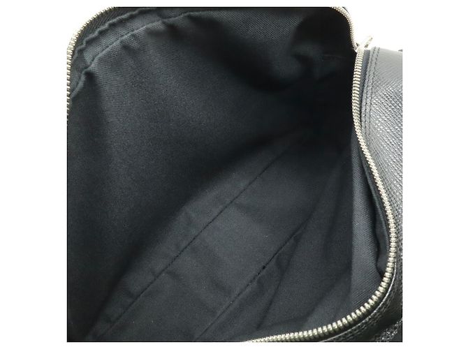 Borsa a Spalla Louis Vuitton Taiga Nero - vista 7