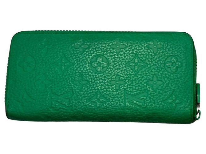 Portafoglio Zippy Vertical Monogram Taurillon Louis Vuitton Verde - vista 2