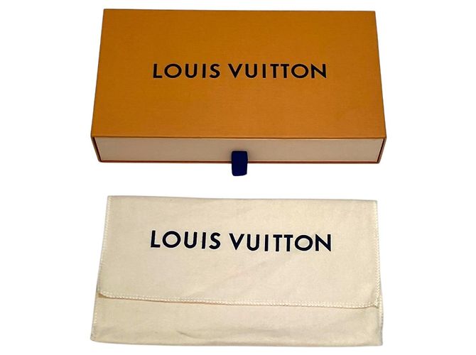 Portafoglio Zippy Vertical Monogram Taurillon Louis Vuitton Verde - vista 5