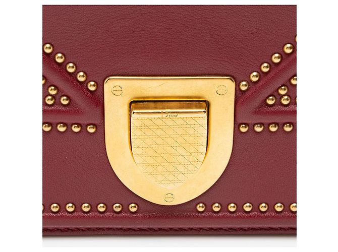 Piccola borsa a tracolla Diorama in pelle di vitello borchiata Dior Rosso - vista 10