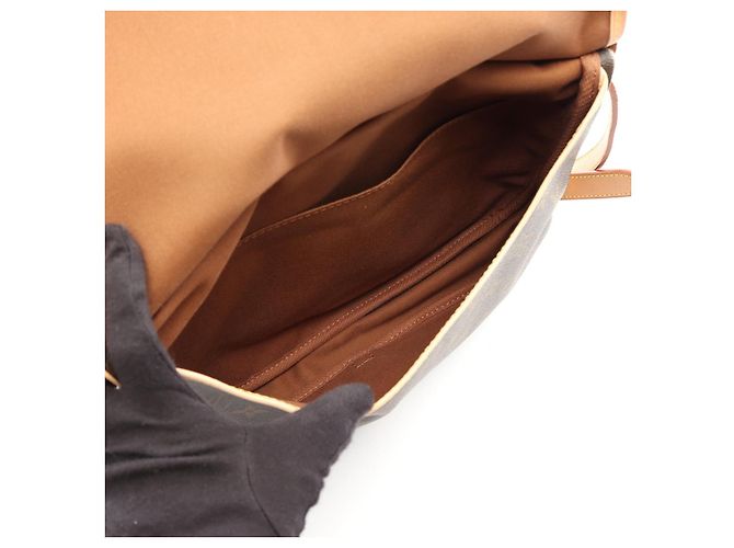 Borsa a tracolla Louis Vuitton Saumur MM Monogram Marrone - vista 4